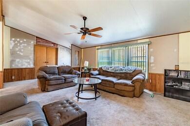 Vaulted ceilings and ceiling fans.