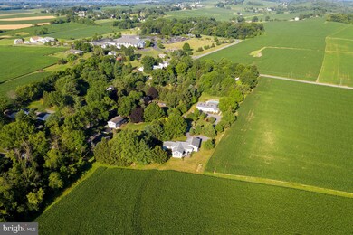 813 Rohrer Rd, Lancaster, PA 17603 - photo 5