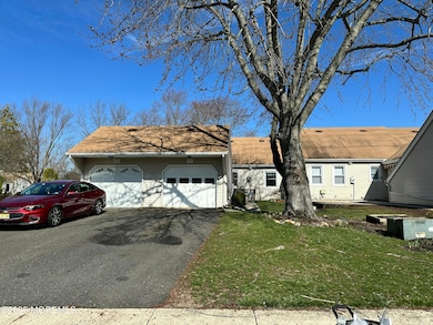 112 Pilatus Platz unit C, Freehold, NJ 07728 - photo 6