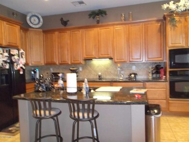 GOURMET KITCHEN