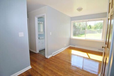 149 Lake Shore Dr, Carpentersville, IL 60110 - photo 6