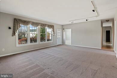 205 Kasi Cir, Warminster, PA 18974 - photo 6