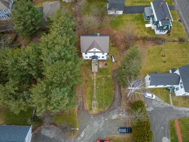 99 Pleasant St unit 2, Littleton, NH 03561 - photo 2