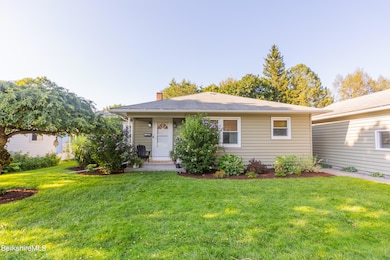 8 Mckinley St, Adams, MA 01220 - photo 2