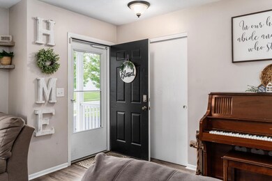 421 Wellsleyglen Dr, Columbus, OH 43207 - photo 4