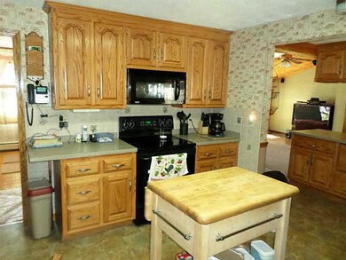 232 Old Oxford Rd, North Smithfield, RI 02896 - photo 4