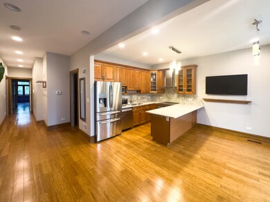3714 S Indiana Ave unit 2, Chicago, IL 60653 - photo 4