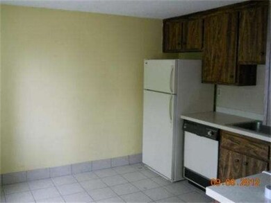 175 Willard St unit 4, Lowell, MA 01850 - photo 3