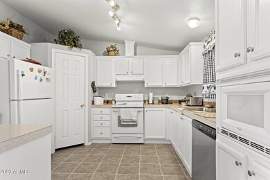11-web-or-mls-4553-n-arabian-rd