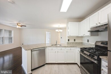11005 Kinship Ct unit 302, Manassas, VA 20109 - photo 6