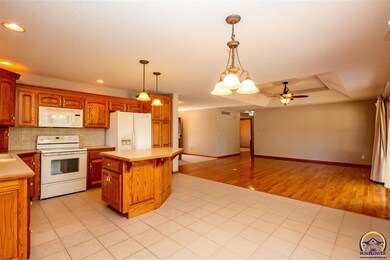 4139 SW Moundview Dr, Topeka, KS 66610 - photo 6