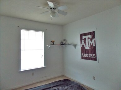 1713 Laura Ln unit CS, College Station, TX 77840 - photo 7