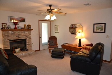 102 Oakcrest Dr, Crestview, FL 32539 - photo 7