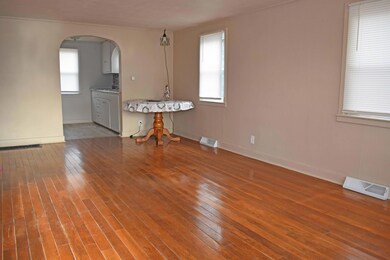 Living room - view 2