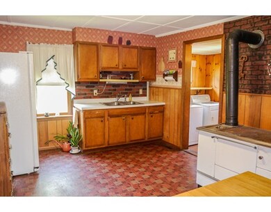 48 Dell St, Turners Falls, MA 01376 - photo 2