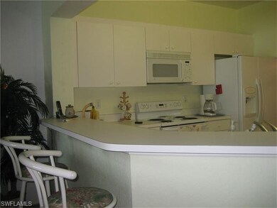 Kitchen with Breakfast Bar