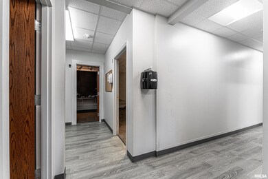 716 N Ottawa St, Lincoln, IL 62656 - photo 6