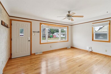 2322 E 39th St, Des Moines, IA 50317 - photo 6