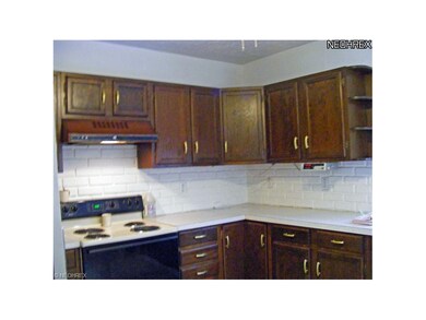 Gather with the family for breakfast in this spaci