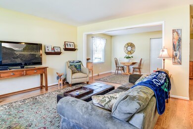 006_Living Room
