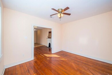 LEFT SIDE UNIT - FRONT LIVING AREA LOOKING INTO DI