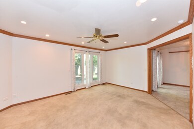 3405 Meadow Crest Cir, Gurnee, IL 60031 - photo 3