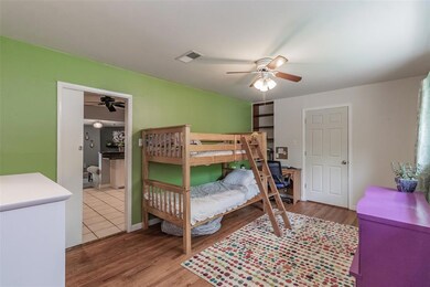 333 Lawana Dr, Bedford, TX 76022 - photo 6