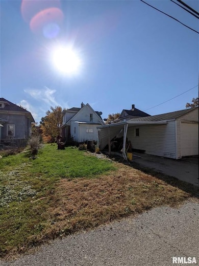 1002 E High St, Davenport, IA 52803 - photo 6