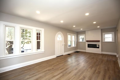 2838 Ashland Picture 6