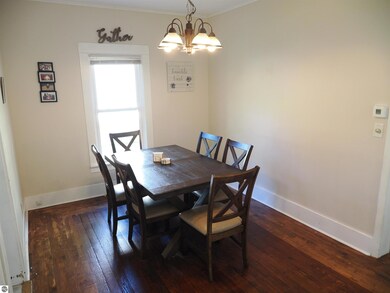 811 N River Ave, Alma, MI 48801 - photo 5