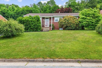 1130 S Winchester Ave, Waynesboro, VA 22980 - photo 2