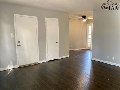 3701 Southmoor Ln unit . 9 E, Wichita Falls, TX 76302 - photo 3