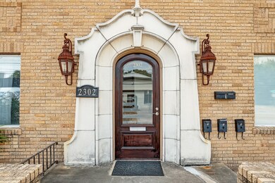 2302 Dunlavy St, Houston, TX 77006 - photo 2