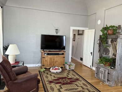 269 S Sutherland