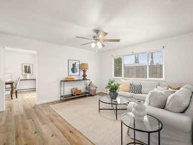 4557 N Sequoia Dr, Fresno, CA 93705 - photo 2