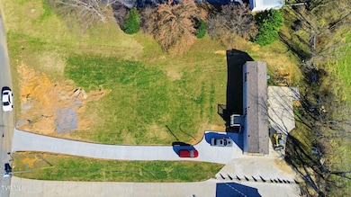 365 Roaming Dr, Chuckey, TN 37641 - photo 3