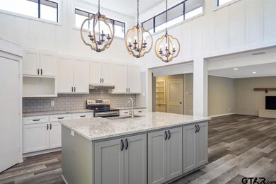 910 910 E Hudson, Tyler, TX 75701 - photo 6