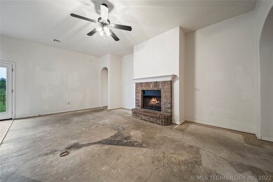 Family room - carpet has been removed - see floori