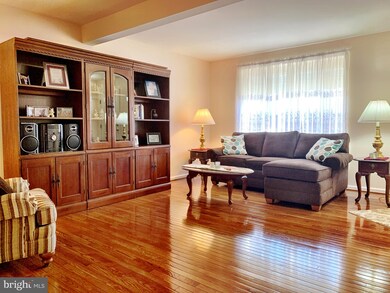 39 Guilford Place, Burlington, NJ 08016 - photo 3