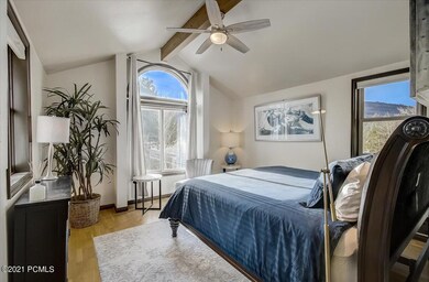 41-Meadow Loop Rd-041