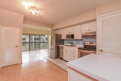 Kitchen/Family room