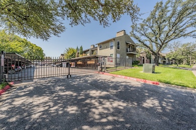 5816 Birchbrook Dr unit 124, Dallas, TX 75206 - photo 3