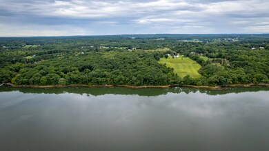 00 River Road, Cushing