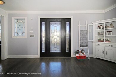 Foyer/Living Room