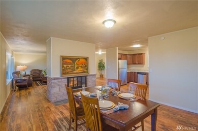 1649 SE Aust Manor Dr, Chehalis, WA 98532 - photo 6