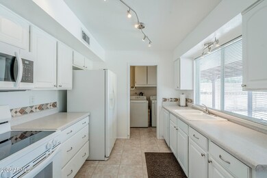 11631 N 30th St, Phoenix, AZ 85028 - photo 2