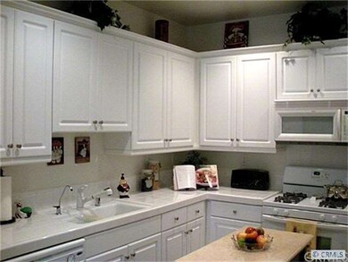 Light bright kitchen