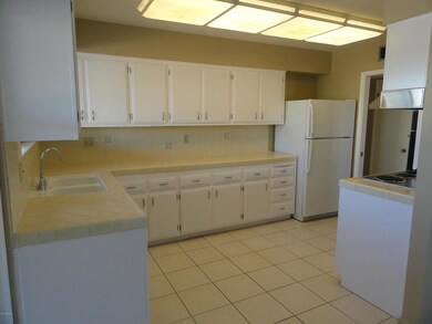 9928 W La Jolla Cir N, Sun City, AZ 85351 - photo 5