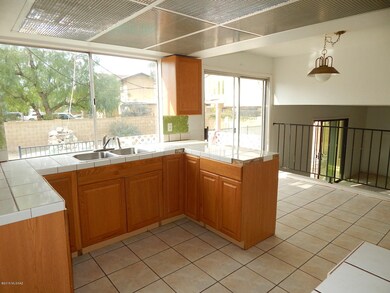 Kitchen / Dining Area