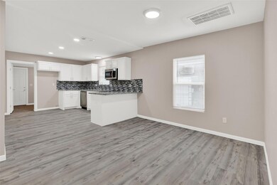 729 W Bullock St, Denison, TX 75020 - photo 6